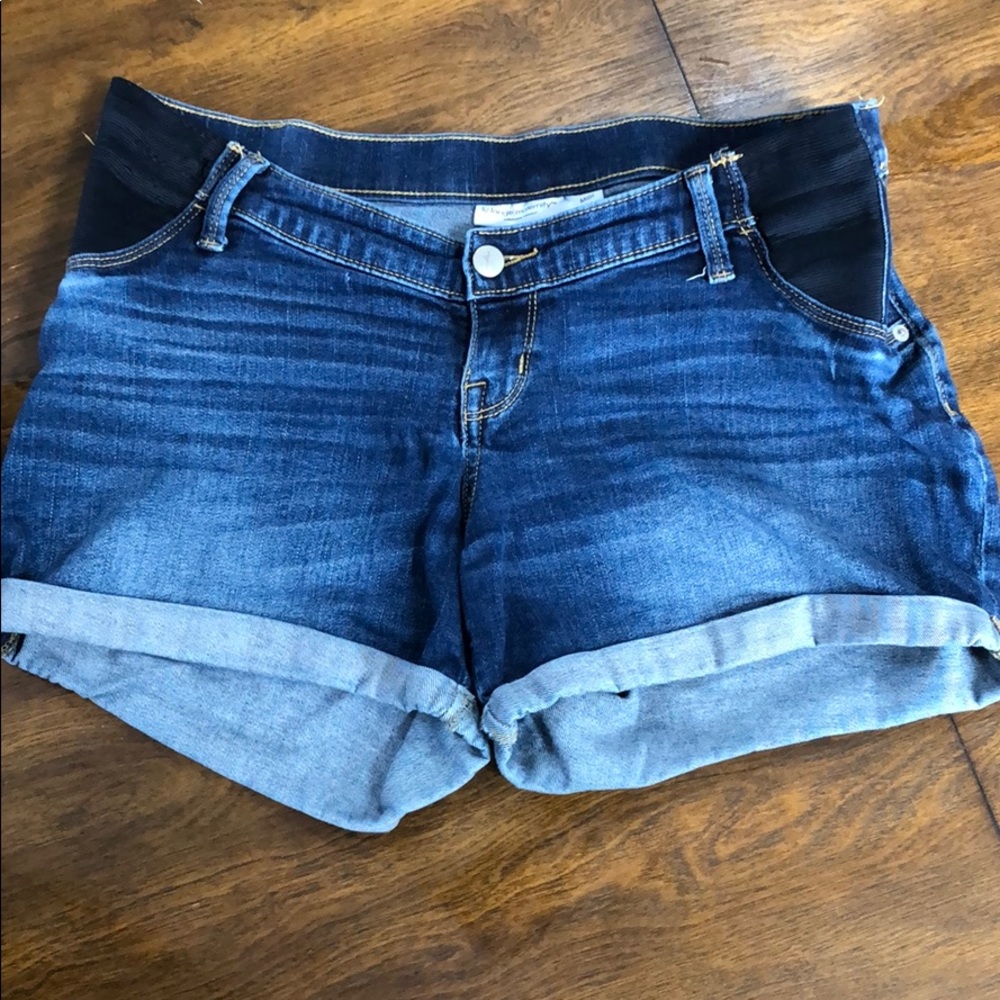 Maternity shorts